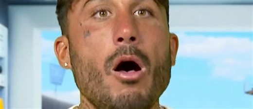 "Chanteur de cabaret du dimanche" : Vivian (Apprentis Champions) pulvérise Greg Yega après leur grosse altercation dans l’émission - Télé 2 Semaines