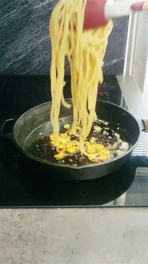 10-Minute Spaghetti Aglio e Olio Recipe. Better Than Takeout.