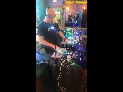 Improvised Live Modular Techno | Patchwork Zuzu| 10 02 2025 | Visuals by Tinkerpo