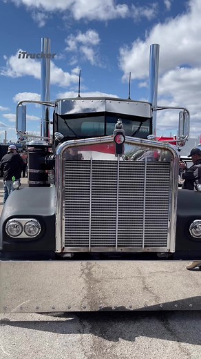 Old School 1979 Kenworth W900A 😎 #kenworth #truck #trucker #trucks #trucking #truckers #truckdriver #classiccars #truckerlife #itrucker #bigrig | iTrucker