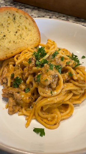 38K views · 24K reactions | Sausage Pasta 1 lb Italian sausage (or ground beef) 1 box spaghetti (cooked) 1 can rao’s tomato pesto (or tomato paste) 1 pint heavy whipping cream 1 cup pasta water 3 cups cheese (Parmesan and mozzarella) Brown your sausage. Add in tomato sauce and heavy cream and a 1 cup pasta water. Add in cheeses. Make a sauce and then add in spaghetti. | Dr. Jai | Facebook