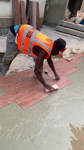 Outdoor bar tiling process EP3 #celebritytiler #tiling #tiktokgermany🇩🇪