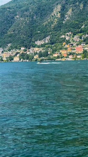 Peace is not found in places, it’s found within 💚 but some places, like Lake Como, help us discover it. #fblifestyle Parte 7 | Lake Como