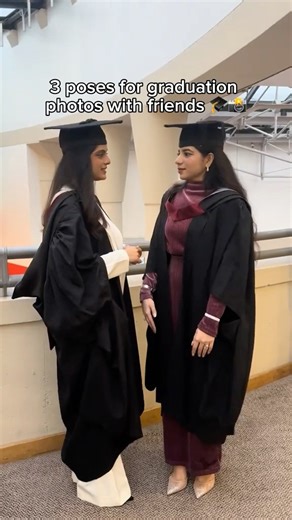 Grab your bestie and strike a pose! 📷 👯 #graduation #graduationday #graduation2025 #photoposes