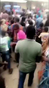 C’était grave hier à treichville j’ai plus que crée l’émeute j’avais un rendez-vous très important avec Canavaro le Diamantaire à mon arrivée tout le quartier est sortie du jamais vu J’étais dans le magasin de Canavaro ils sont venus nombreux taper les vitres du magasin pour m’inciter à sortir l’affaire était devenu tellement grave qu’ils a appelé des gens pour ma sécurité et envoyer une voiture À ma sortie tout le monde voulais me toucher surtout les enfants j’ai été même blessé par ce c’était 