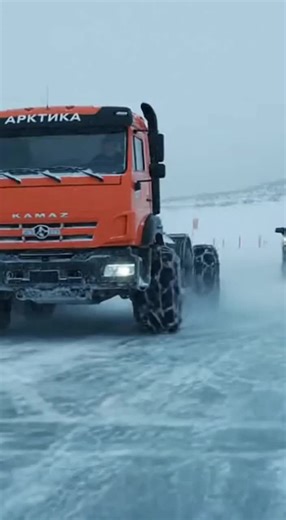 Крашф-тест КамАЗ-43118 Арктика против американского пикапа Chevrolet Silverado.