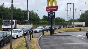 McDonalds across Derbyshire have seen big queues today 🍔 Most of its drive-thru locations reopened for the first time since the start of lockdown. Police said they'd had reports of some traffic problems on the roads, caused by the restaurants reopening. | BBC Derby