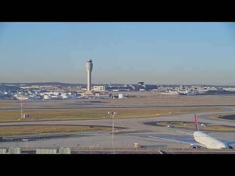 Tyler Perry reportedly seen trying to give cash to TSA agents at Hartsfield-Jackson