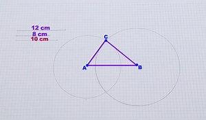 Existencia de triángulos