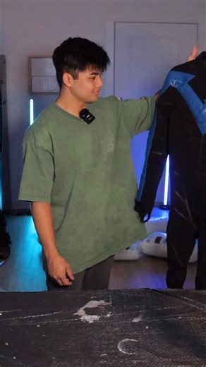 𝑪𝑹𝑰𝑺𝑷𝑶 on Instagram: "How to make a suit stand for CHEAP #nightwing #cosplay #halloween #suitstand #armorstand #batman #reels #tutorial #diy"