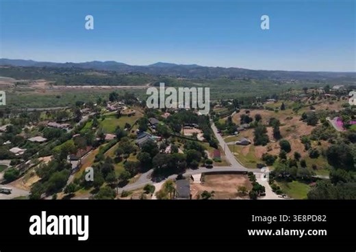 Aerial view of Fallbrook, Rainbow Crest, Rainbow Ridge with big mansion and green valley, San Diego County California Stock Video Footage - Alamy