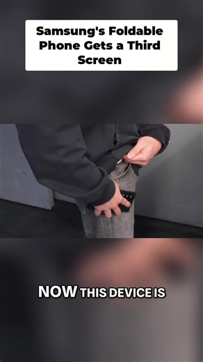 This foldable's huge screen is wild! Weight's okay, but could be lighter. Digging the fiberglass back for weight reduction though. #FoldablePhone #TechReview #GadgetLover #Samsung #FutureTech