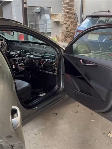 إصلاح وتحديث أنظمة الأمان في السيارات