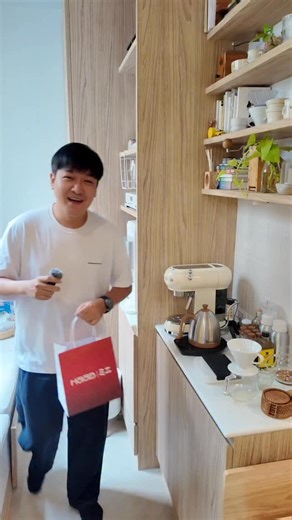 2.1K views · 4.8K reactions | FIVE SONGS OF THE WEEK | EP.28 ชาเขียวขนมไข่ . 1. Sweatshirt - Partick Hizon, EJEAN 2. Can we Heal - marcusCV 3. あなたの色に - Kawasaki.Rio 4. Why - VVON, Hoody 5. Old Boyfriends - Phillip VO #albumoftheday #songoftheday #music #playlistoftheweek #song | Smile Chankrajang | Facebook