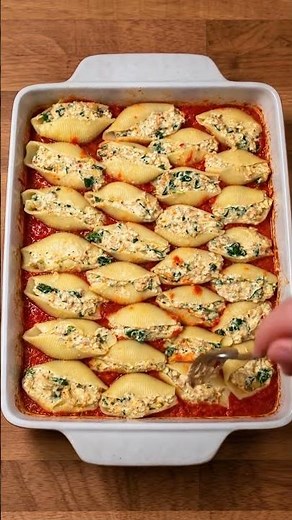 🐚🧀 Creamy Chicken and Spinach Stuffed Shells