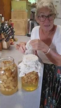 DIY APPLE SCRAP VINEGAR FIGHT INFLATION #abundanceiseverywhere