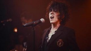 Il nuovo singolo di LP «Strange», torna il fenomeno musicale di «Lost on you»