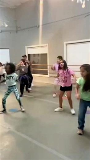 Turn up the music. Feel the beat. Own the dance floor. 🔥 Join our Hip Hop Dance Classes and bring your energy to every move. 👉 Book your FREE Trial Class!