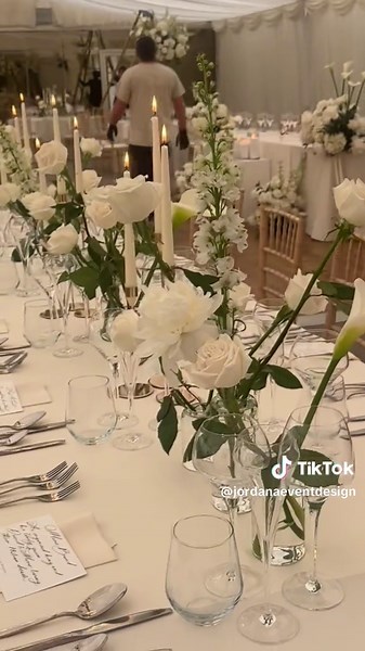 Elegant Floral Design for Jamie & Laura's Wedding