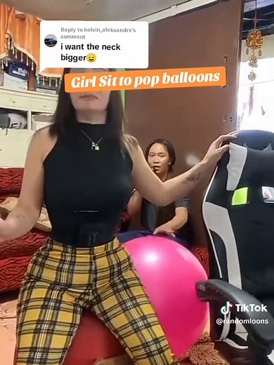 Replying to @kelvin_aleksandrs Girl Sit to pop Balloons #balloon #s2p #sittingballoons #balloonsitting #ballonbursting #looner #loonergirl #balloonburst