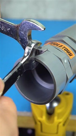 905K views · 7.3K reactions | Wrench Tip #stucknuts #wrench #spanner | The Poster Vault | Facebook