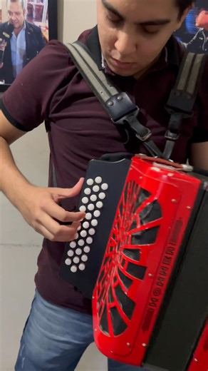 Marlon hoy en su clase de acordeon - EL TROQUERO | Pilar Bojorquez " El Vaquero"