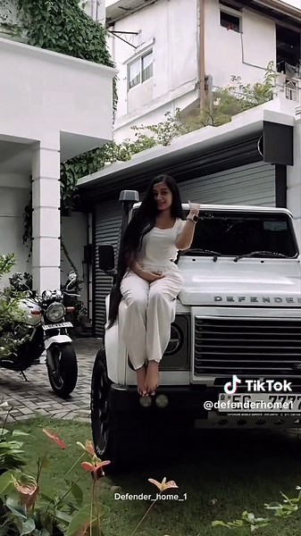 නටමු අපි රෑ සාදෙ 🫶🤍💕#defender110 #defender #landrover #lovers #foryou #defenderloversclub #defenderlobersclubsl #viral #fyp #defenderlovers❤️🌏 #srilankan_tik_tok🇱🇰 #defenderlovers #girls