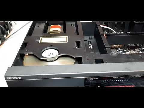 Sony Cd player CDP-M35 year 1987. repaired