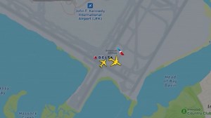 Radar animation shows near-miss between 2 passenger planes at JFK