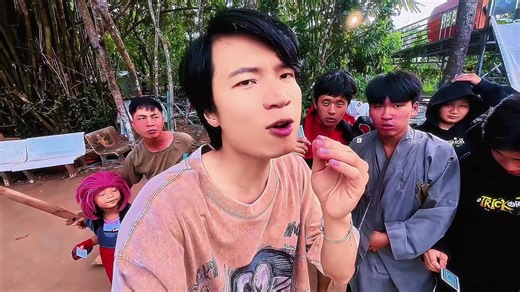 Tiểu Phương Và A Ngọc Mặc Đồ Đôi Đáng Yêu
