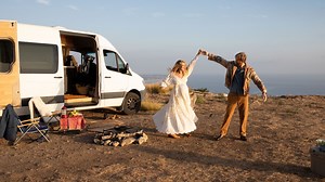 The 18 Best Fifth Anniversary Wedding Gifts, From Wooden Bread Boards to Weighty Sapphire Rings