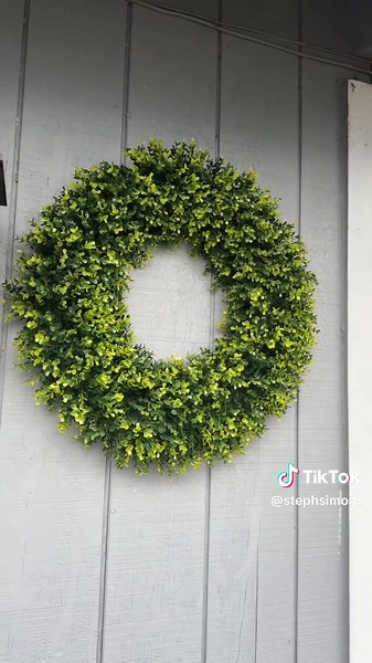 Beautiful 24-Inch Boxwood Wreath Ideas for Spring