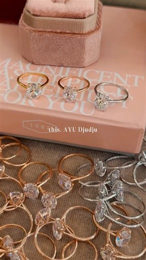 AYUGOLD | Jewellery on Instagram: "Thisss makes me happy✨ A shine that feels like a little love note to yourself. The AYU Djudju Oval Solitaire stretches the light, elongates the hand beautifully and yesss it says you’re a girl who chooses elegance that lasts longer than any season. Holiday magic now 🪄new-year confidence after✨ #AYUGOLD . . . . . . . . . #cincinsolitaire#cincinemas#cincintunangan #cincin#cincinwanita #cincincewek #cincincantik #cincinkorea"