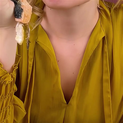 3.5K views · 16 reactions | She’s about to get her hands super messy after this dinner! ️ #funny #messyfood | SMOL | Facebook