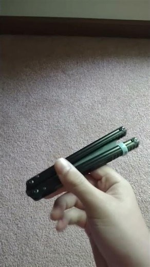 Easy butterfly knife trick for beginners