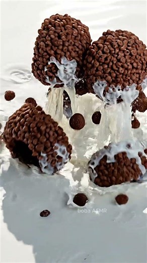 【ASMR】 Soft Tapping and Scratching Sounds 🖐️ | Rubber Ball, Glass Bottles Relaxation #asmr #shorts