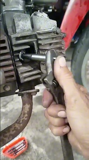 Spark Plug BROKE Inside Engine | Use Screw Extractor Tool 🔧