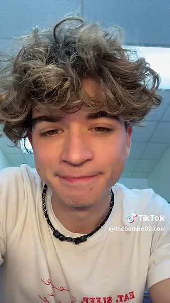 Exploring Waxing Techniques: Hair Removal Tips