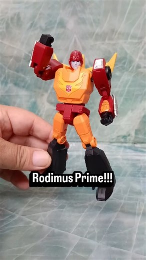 Thanks to @yolopark.official we have the new AMK MINI G1 Transformers set.Let's ride in style with Rodimus Prime! 11 cm tall of pure G1 flavor. Easy to build, poseable and fun! Great for your desk! Order Hound or the full set of 6 characters via Yolopark webstore with 5% off with code: BLACKCONVOY https://shop.yolopark.com/?ref=BlackConvoy #transformers #yolopark #amkmini #hotrod #jazz #cliffjumper #hound #arcee #prowl #toycollector #modelkit #peruvianfanboy #cybertron21 | Cybertron 21