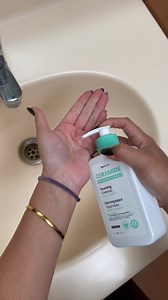 ¿Ya probaste el limpiador facial de Facefacts? 🧡👀 ​ Tiene 5 ceramidas, ácido hialurónico y niacinamida para una piel hidratada y protegida. Encuéntralo en Mifarma. | Mifarma Perú
