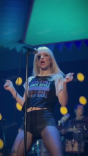Hayley Williams DANCING #hayleywilliams #paramore