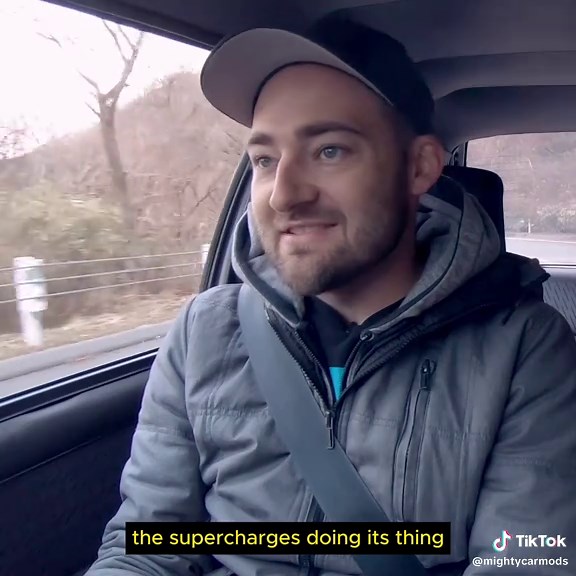 Nissan March Super Turbo Beats Porsche on Touge