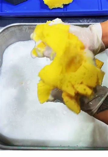 We rinsed the sponges that were living in the pine bucket to make pine milk, then added 20 cans and DS to it 😮‍💨 Sponge ripping included if you like that.