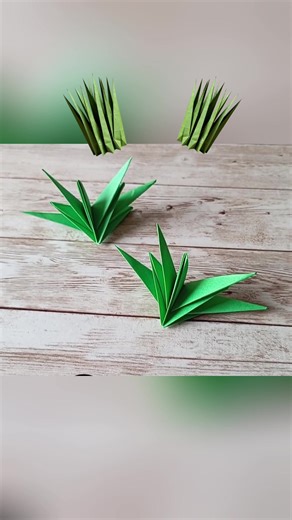 Easy origami grass ! Perfect for beginners and gamers for touching grass!! #origami #fyp #education #grass #gaming