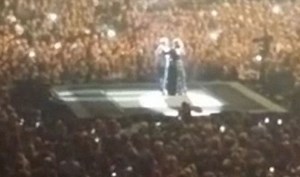 Moment Adele pulls fan onto stage to propose to her boyfriend as she k