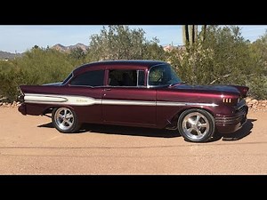 1957 Pontiac hot rod / Custom Restomod