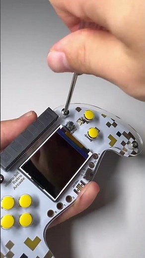 What Type of Games Can This 30$ DIY Retro Gameboy Run #arduino #electronics #engineering #gaming