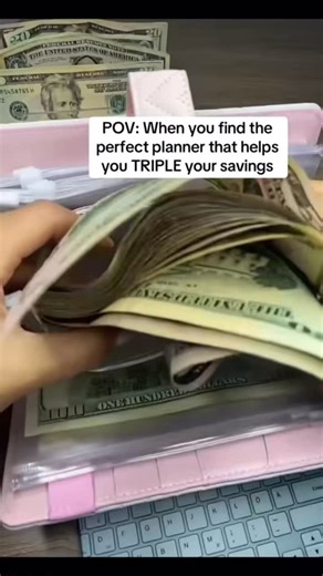 Best Planner for saving Momey. Comment: TRIPLE for link. #instantsavings #smartsavings #moneytips #financialfreedom #moneygoals #baddiesandbudgets | Budget Save And Blog