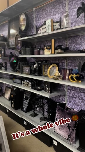 Why yes, it’s September 4th and I’m decorated for Halloween.. Mind ya business 💅 #fblifestyle #halloween #halloweendecor | Gabrielle Parisi