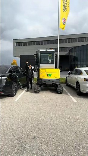 Wacker Neuson EZ26e: Wall Box Charging! ⚡#electric #battery #construction #wackerneuson